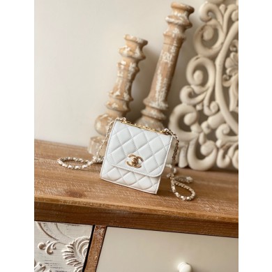 Imitation High Quality Chanel mini Shoulder Bag Lambskin & Gold-Tone Metal 88631 white JK2475Bo39