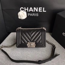 Cheap Copy Chanel Le Boy Flap Shoulder Bag Original Calf leather A67085 black silver Buckle JK5197Eq45