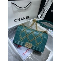 Fake BOY CHANEL Handbag Crumpled Calfskin & Gold-Tone Metal A67086 green JK2896yQ90