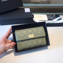 High Quality Imitation Chanel Boy Matelasse Caviar Calfskin Leather Wallet CHA5569 green JK1427Vu82