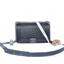 Imitation Chanel Boy Flap Shoulder Bag in Black Sheepskin Leather A92492 Silver JK1032VO34