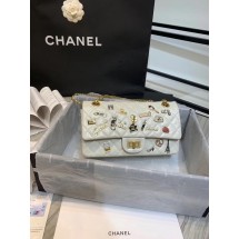 Knockoff AAAAA Chanel 2.55 handbag Aged Calfskin, Charms & Gold-Tone Metal A37586 creamy-white JK4861Jc39