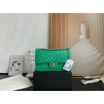 Knockoff Chanel classic handbag Lambskin & gold Metal V01112 green JK2589yK94