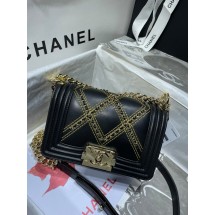 Small BOY CHANEL Handbag Crumpled Calfskin & Gold-Tone Metal A67085 black JK2899Is53