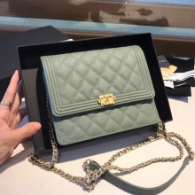 Boy chanel clutch with chain A84433 green JK4855Pf97